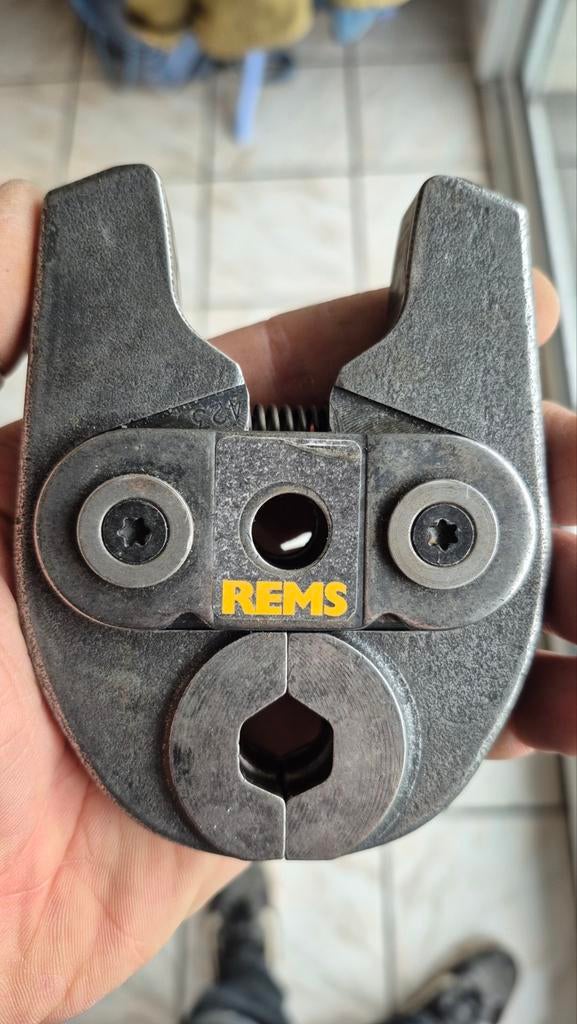 Rems persbek v14. Zo goed als nieuw, Ophalen