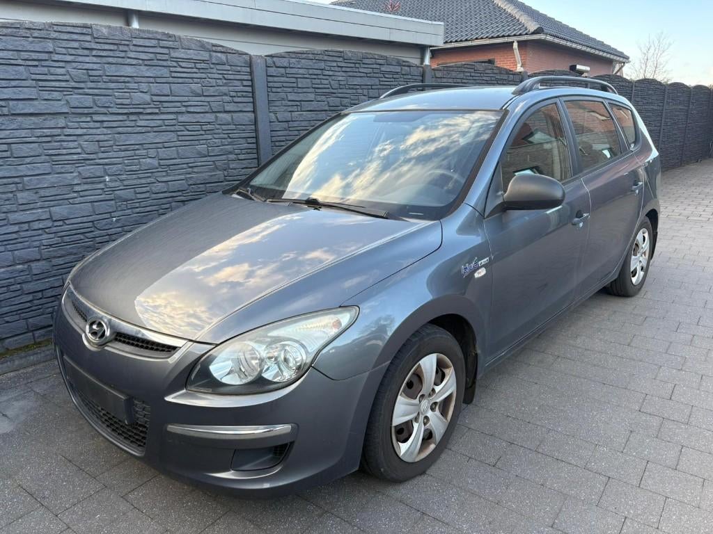 Hyundai i30 1.6crdi blue drive *Koppeling kapot! 950€, Auto's, Hyundai, Bedrijf, i30, ABS, Airbags, Airconditioning, Alarm, Boordcomputer