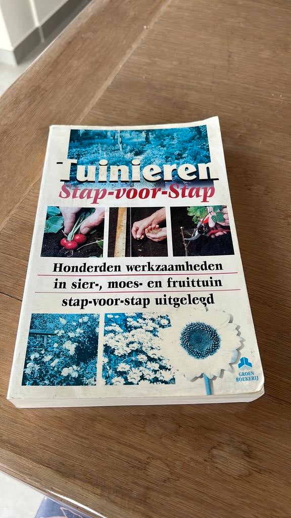 Boek ‘Tuinieren stap voor stap’, Ophalen, Gelezen, Moestuin