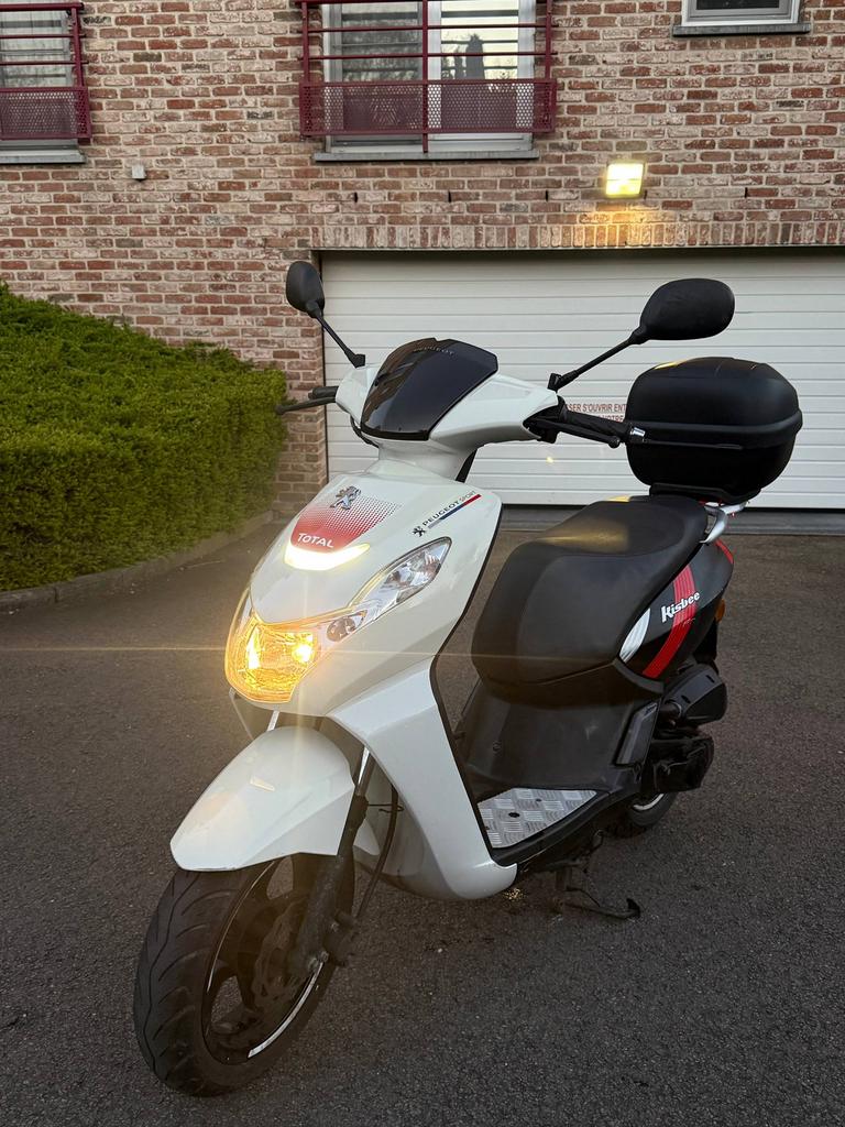 Scooter peugeot kisbee 2020 année classe a, Vélos & Vélomoteurs, Scooters | Peugeot, Enlèvement ou Envoi