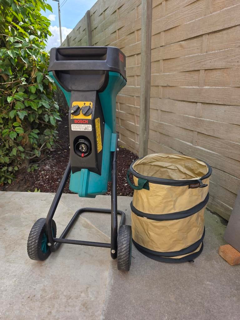 Verhakselaar, Tuin en Terras, Ophalen, Gebruikt, BOSCH, Met opvangzak