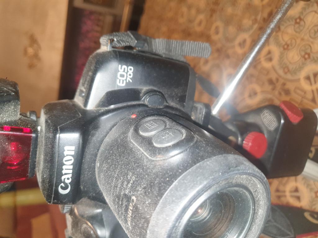 Ensemble d'appareils photo analogiques : Canon EOS 700/Zoom, Enlèvement