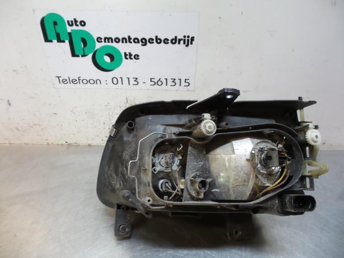 Koplamp rechts van een Volkswagen Polo (Polo 99-), Gebruikt, -, Volkswagen, -