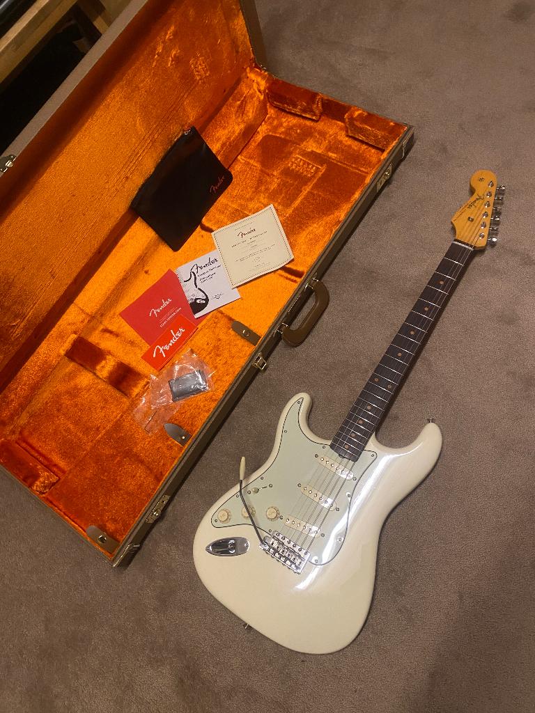 Guitare left, Musique & Instruments, Instruments à corde | Guitares | Électriques, Enlèvement, Comme neuf, Solid body, Fender