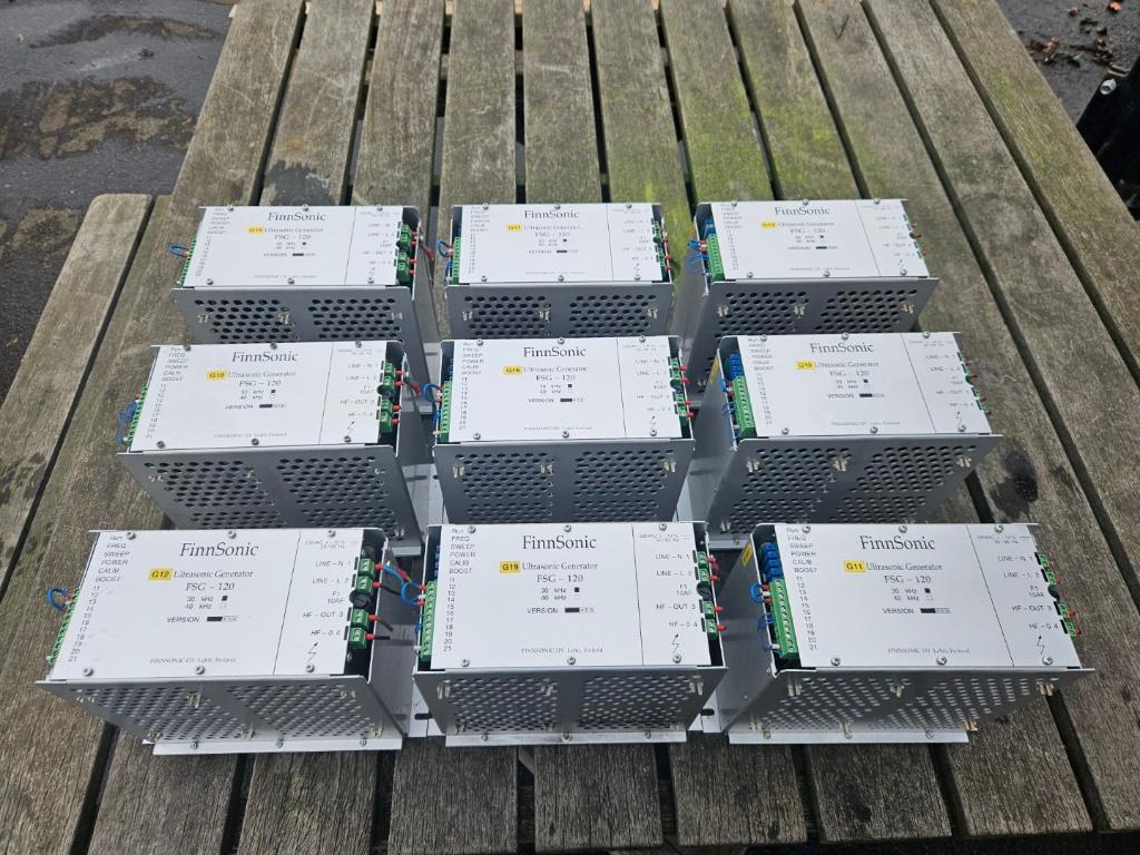 3 x Générateur à ultrasons Finnsonic FSG-120, Enlèvement ou Envoi, Utilisé