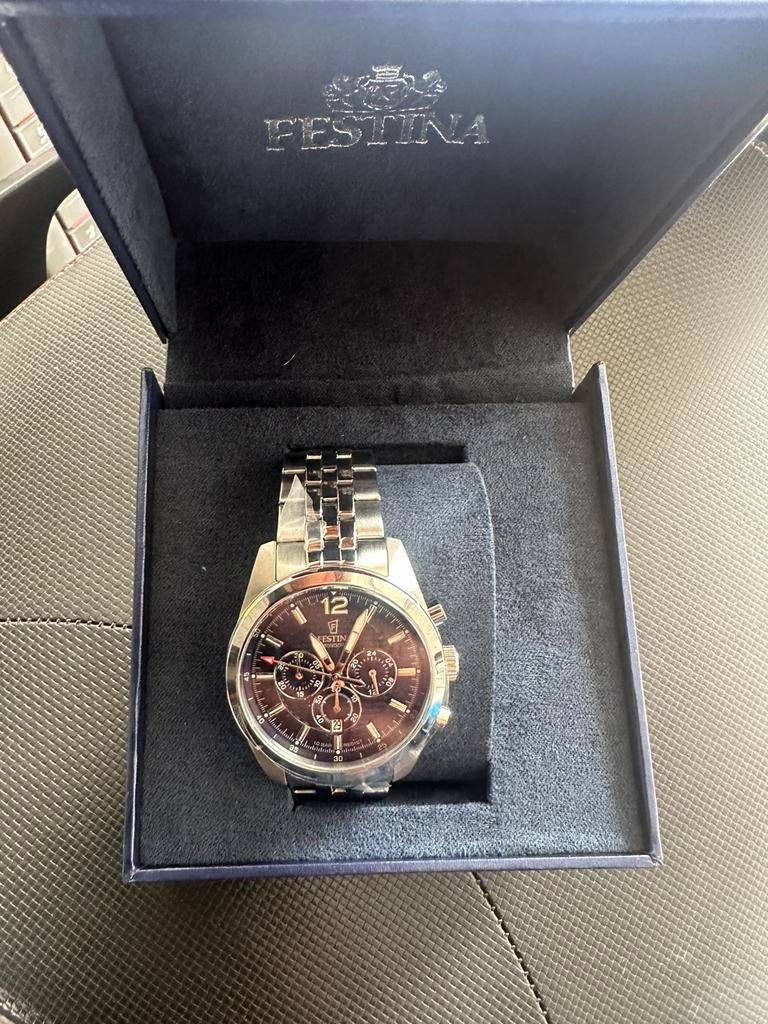 Horloge festina 100€, Handtassen en Accessoires, Horloges | Heren, Ophalen of Verzenden, Zo goed als nieuw