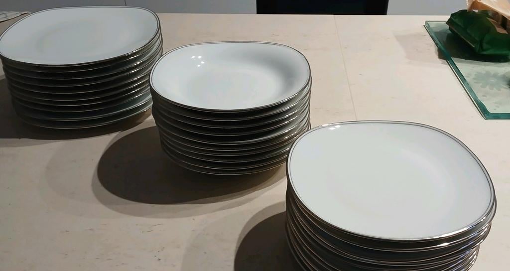 Vaisselle 30 pièces Limoges., Enlèvement