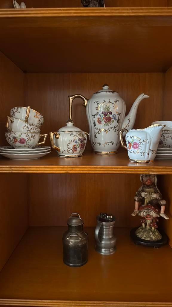 Theeservies, Ophalen