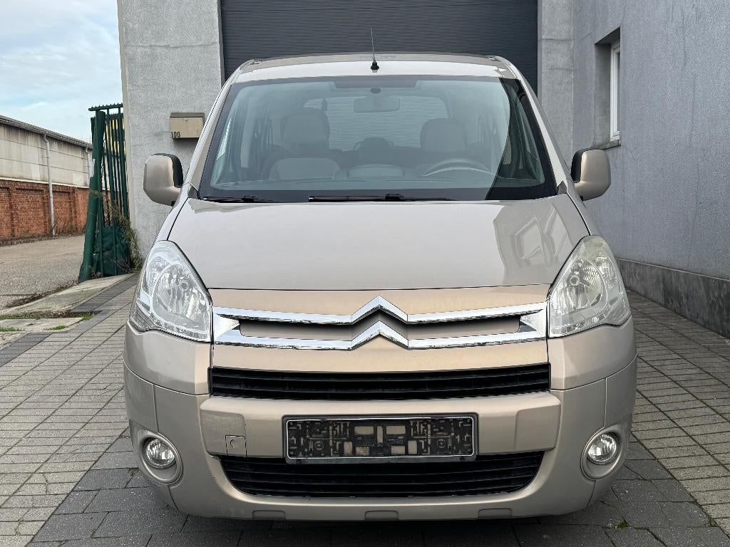 Fauteuil roulant CITROËN BERLINGO 1.6 DIESEL 2010 TPMR PMR, Autos, Entreprise, Boîte manuelle, Entretenue par le concessionnaire