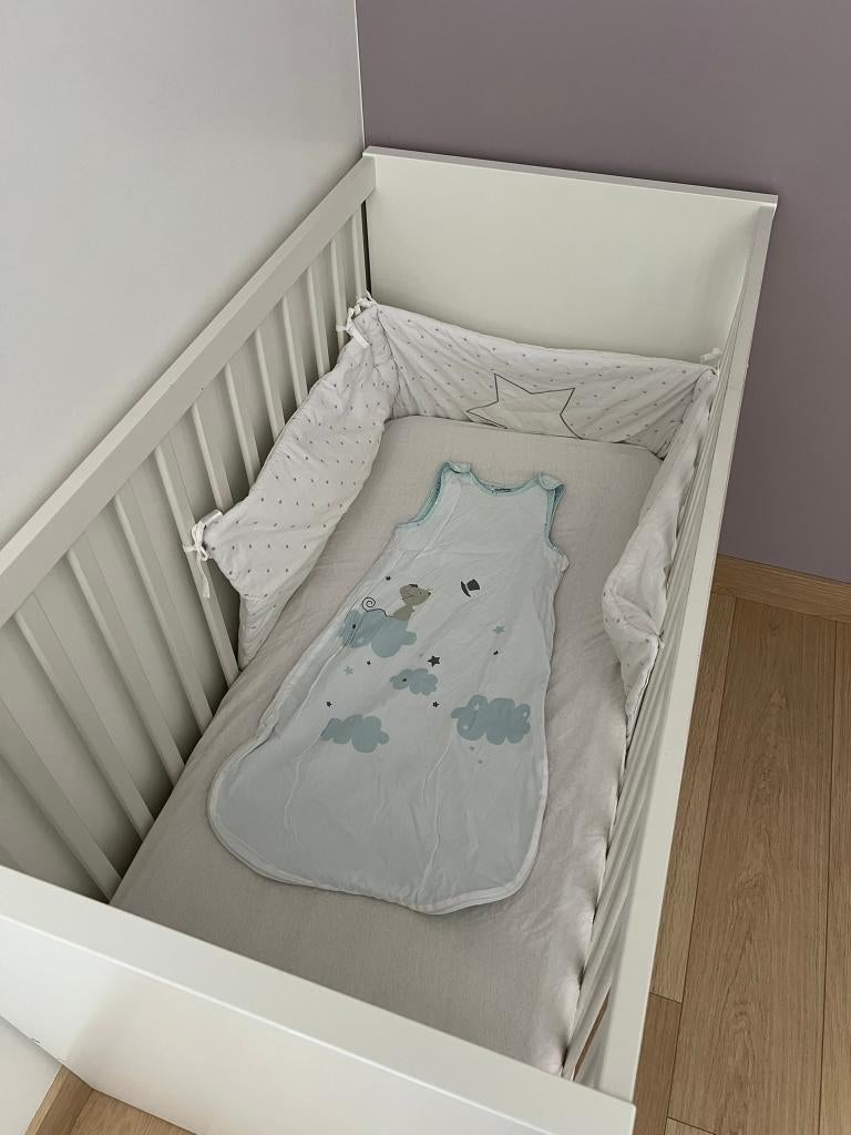 Lit bébé à tiroirs, Enfants & Bébés, Chambre d'enfant | Lits, Enlèvement, Matelas