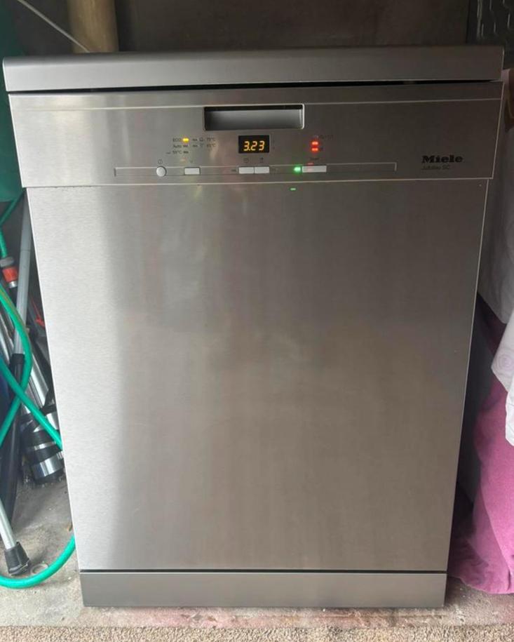 Vaatwasser miele(vrijstaand), Ophalen, Zo goed als nieuw, Vrijstaand
