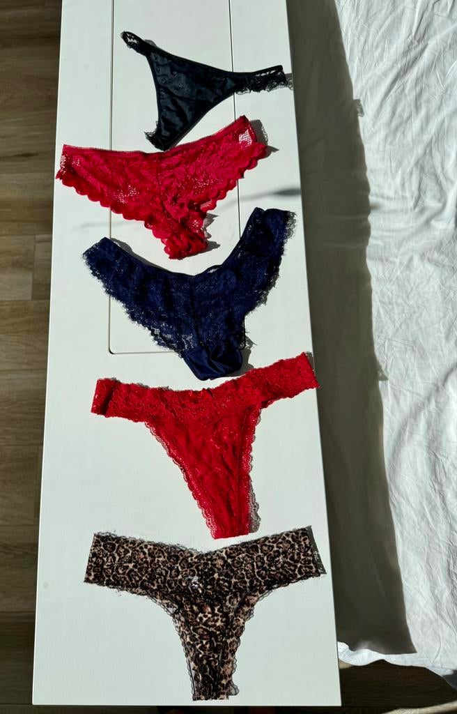 Diverse slipjes en strings, Kleding | Dames, Verzenden, String