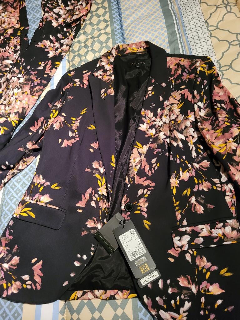 Ensemble veste et pantalon ESCADA neuf, Vêtements | Femmes, Escada, Costume ou Complet, Noir, Envoi