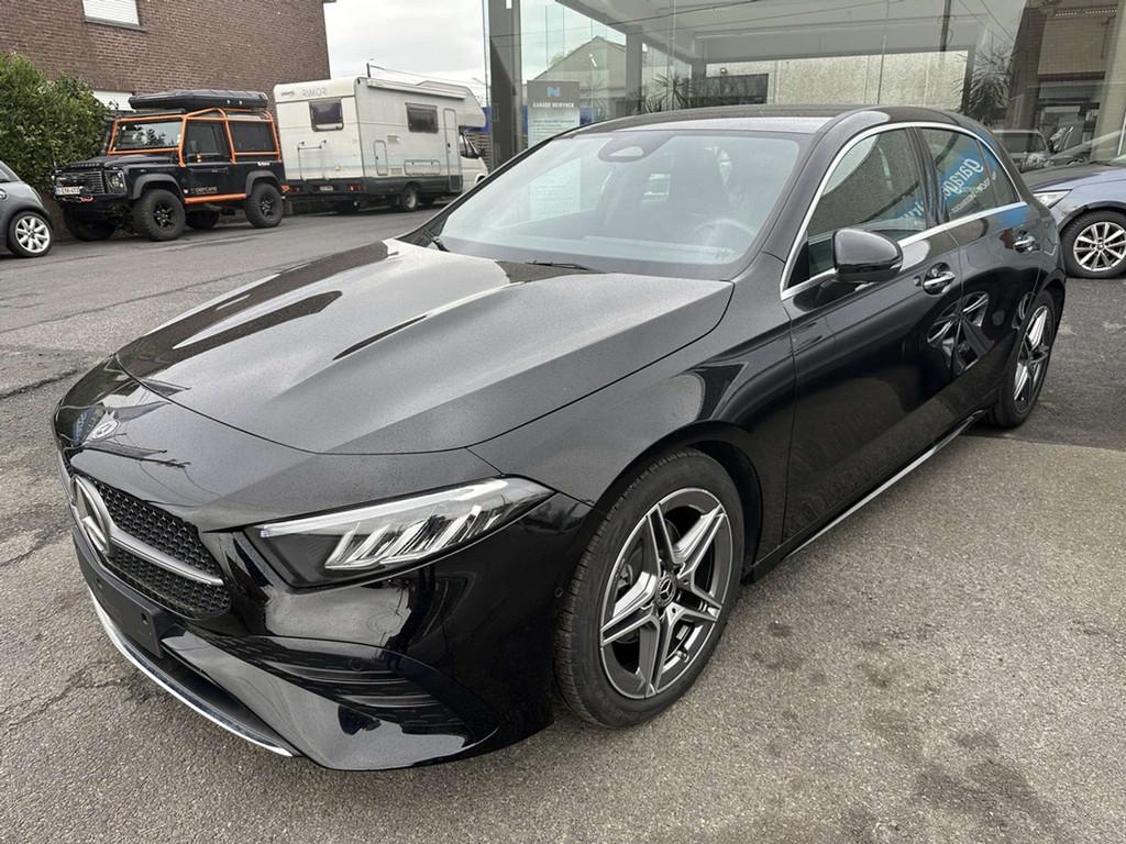 Mercedes-Benz A-Klasse 200 AMG | Distronic | Sfeer | Apple &, Auto's, Mercedes-Benz, Gebruikt, 4 cilinders, Zwart, 120 kW