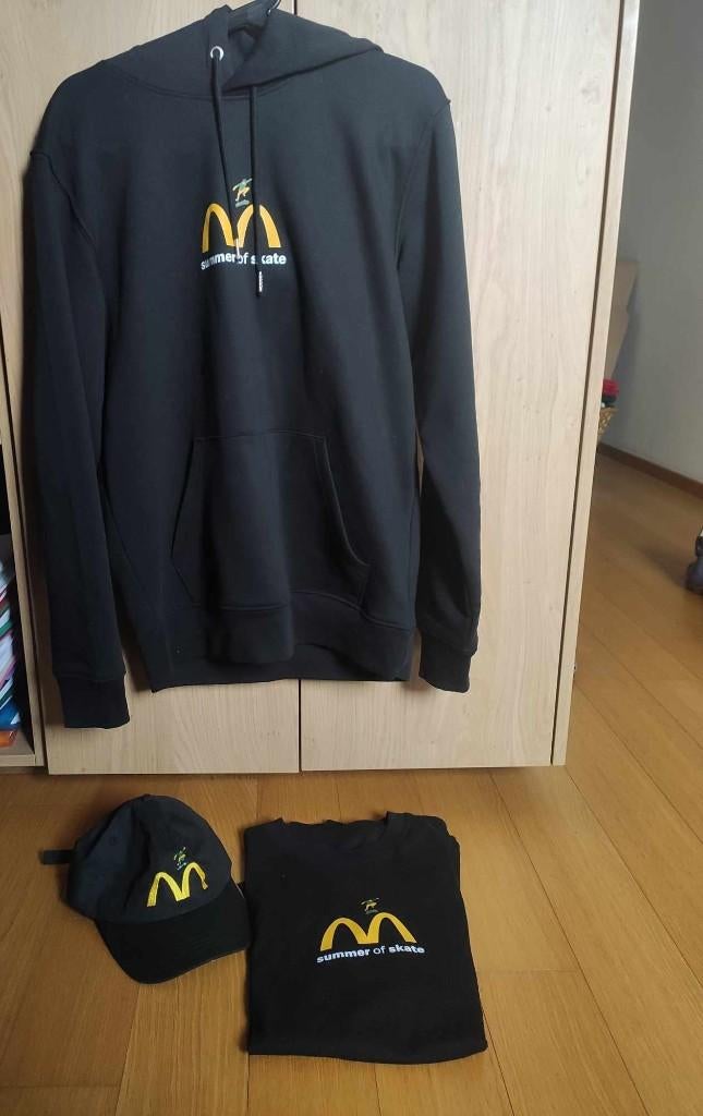 Mc Donald outfit medium: trui t-shirt pet, Enlèvement ou Envoi, Neuf, Taille 38/40 (M)