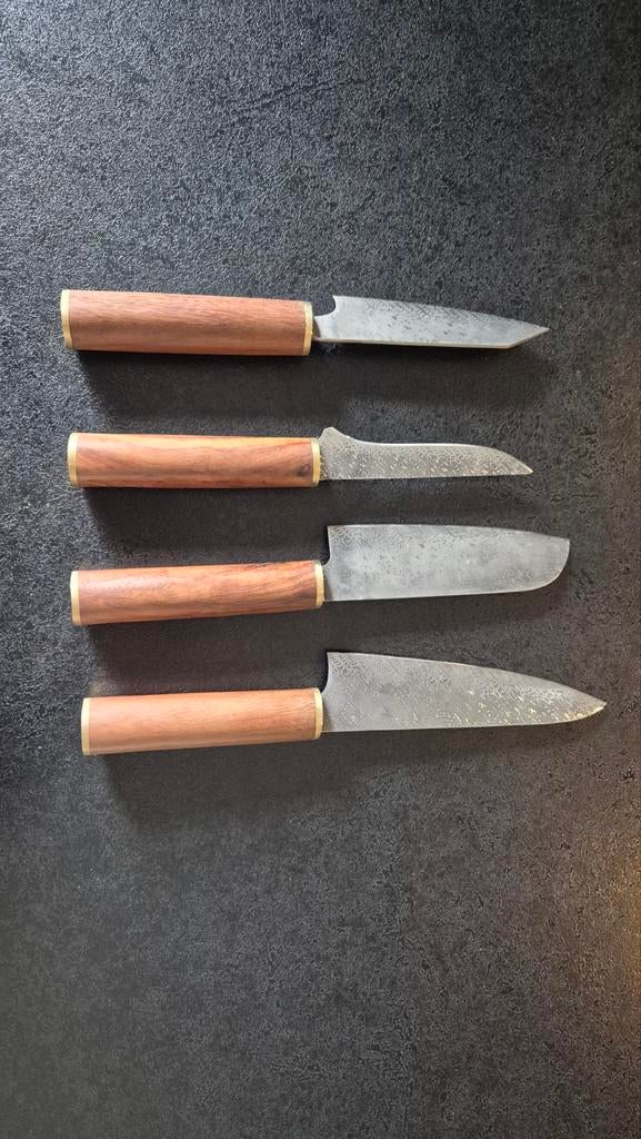 Prachtige messenset, Enlèvement