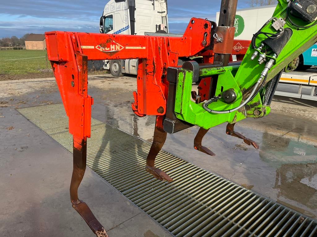 Kuhn 4 tands diepwoeler / voorzetwoeler, Zakelijke goederen, Landbouw | Werktuigen, Ophalen