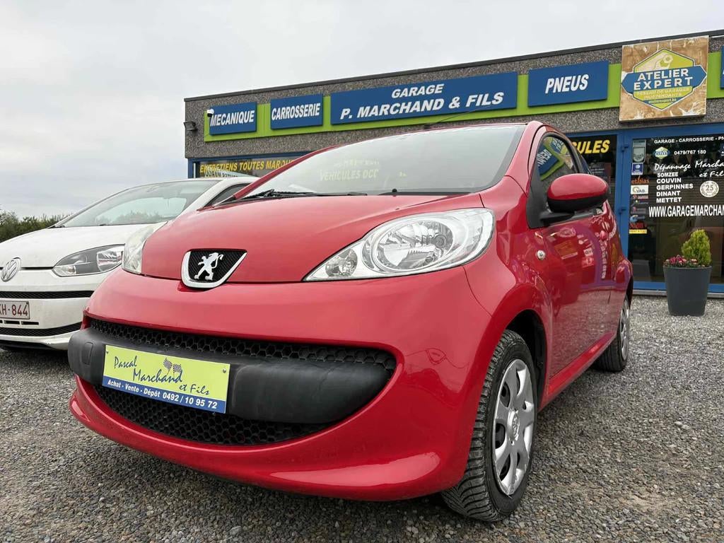 Peugeot 107, Autos, Peugeot, Entreprise, Achat, Vitres électriques, Radio, Essence, Euro 4, Hatchback, 3 portes, Boîte manuelle