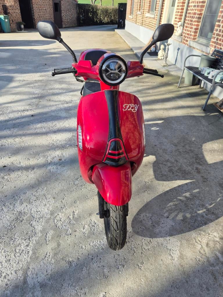 Fly retro scooter klasse A 25km/h, Fietsen en Brommers, Ophalen