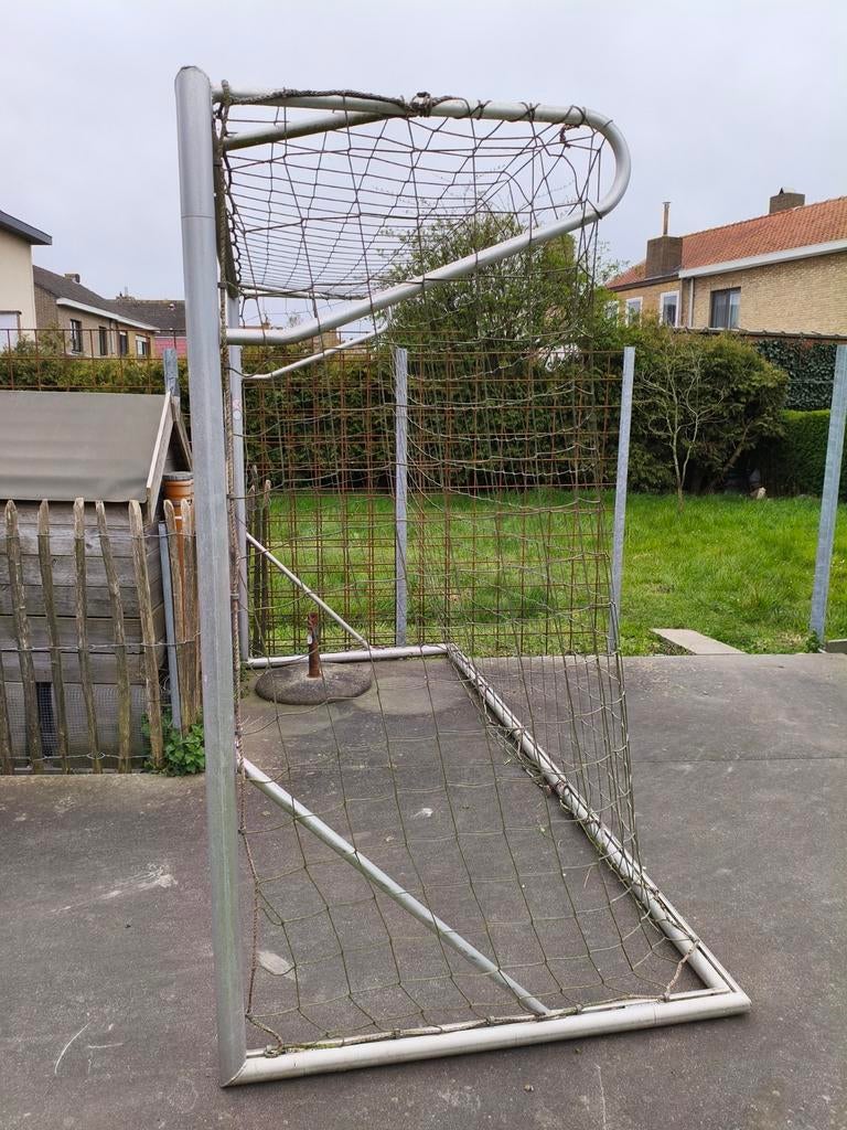 Verkocht! Stevig aluminium voetbaldoel 2 m hoog en 3 m breed, Ophalen