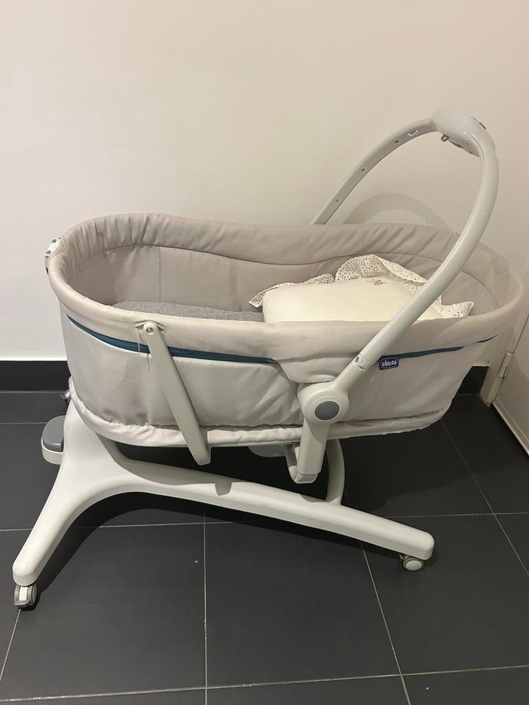 Chicco wieg met muziek, licht & verstelbare hoogte, Kinderen en Baby's, Babywiegjes en Ledikanten, Ophalen, Zo goed als nieuw