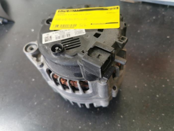 Dynamo d'un Mercedes E-Klasse, 3 mois de garantie, Utilisé, -, -