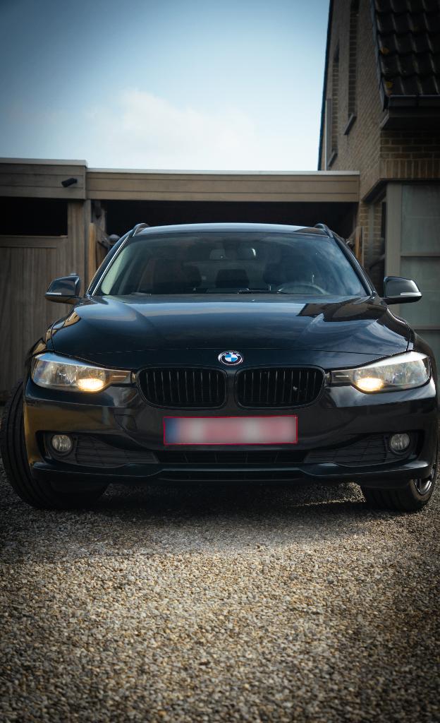 BMW 316D, Autos, BMW, Particulier, Série 3, Diesel, Euro 5, Hatchback, 4 portes, Boîte manuelle, Noir, Noir, Cuir, Traction avant