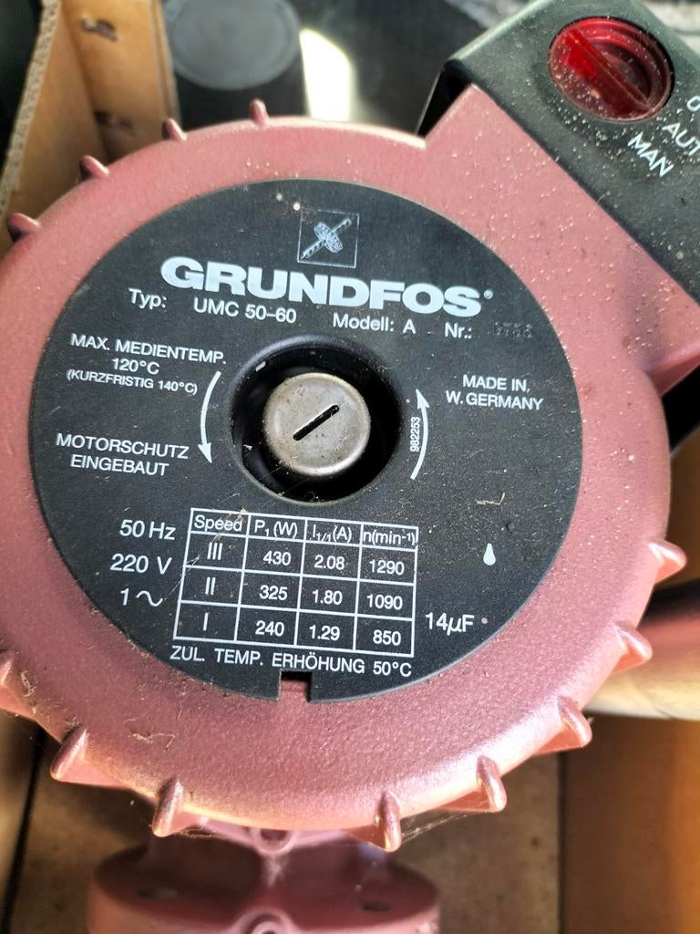 Nieuwe Grundfos pomp, Ophalen