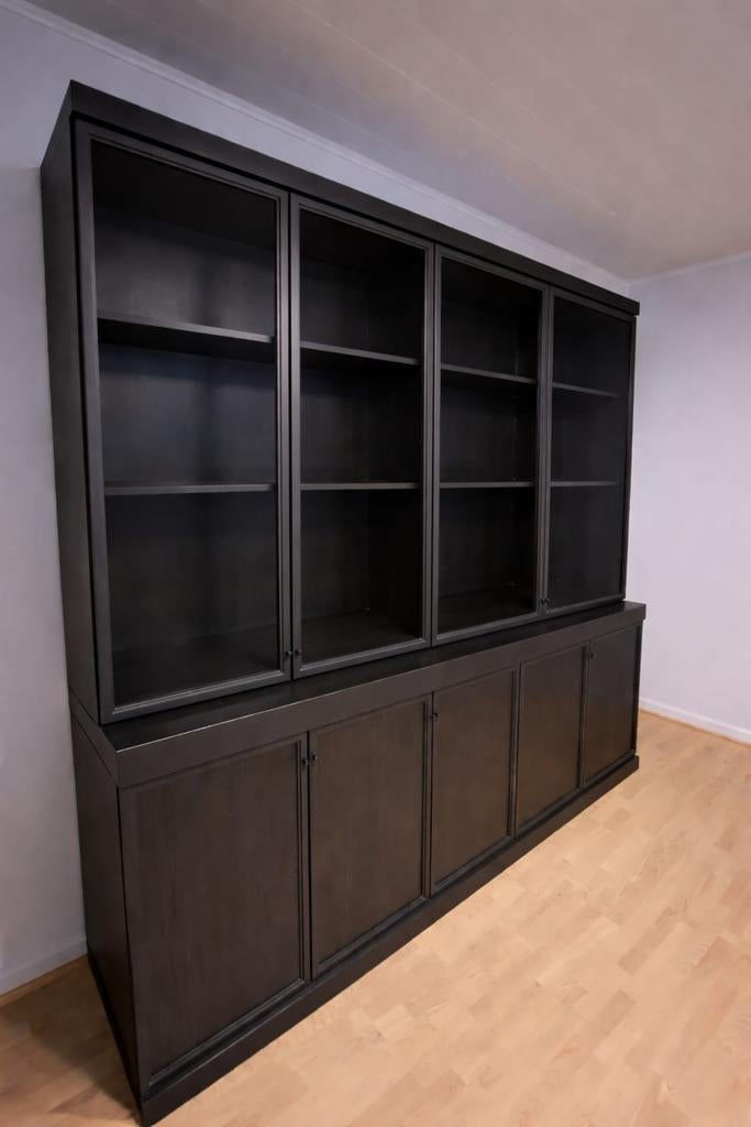 Grote vitrine kast, Ophalen