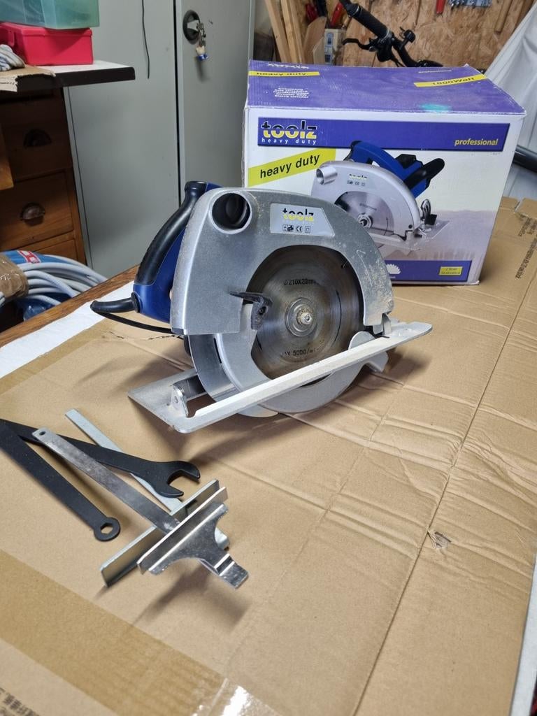 Scie circulaire électrique, Bricolage & Construction, Enlèvement, Scie circulaire