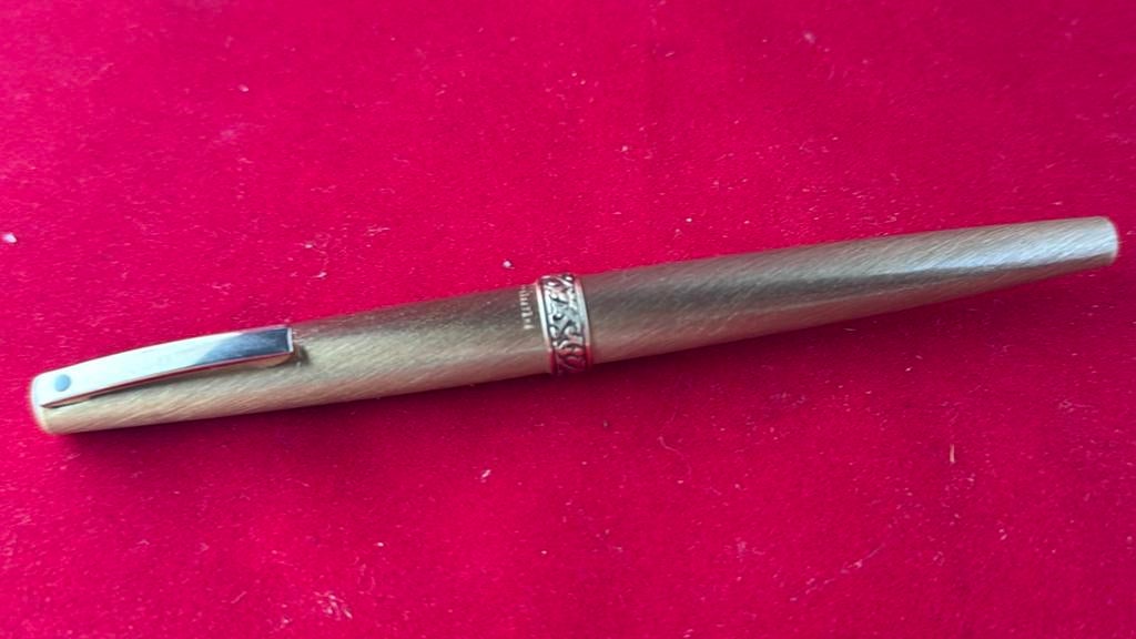 Lady sheaffer 630 brushed gold, Collections, Stylos, Enlèvement, Sheaffer