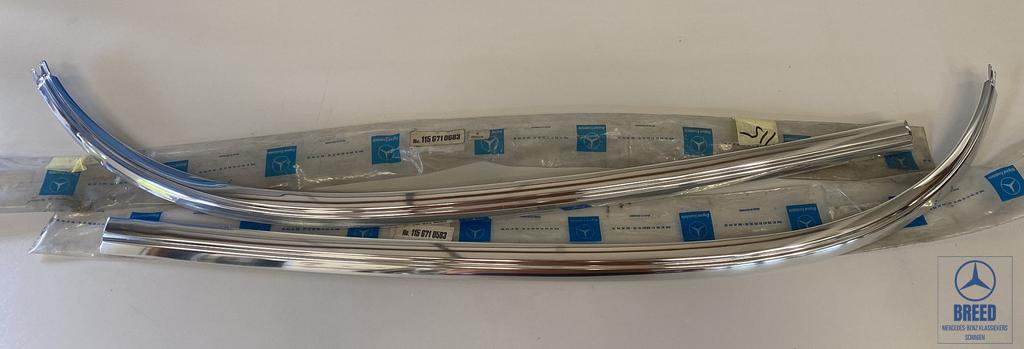 NOS set sierlijsten voorruit voor Mercedes-Benz W114 W115 /8, -, Nieuw, Ophalen of Verzenden, -