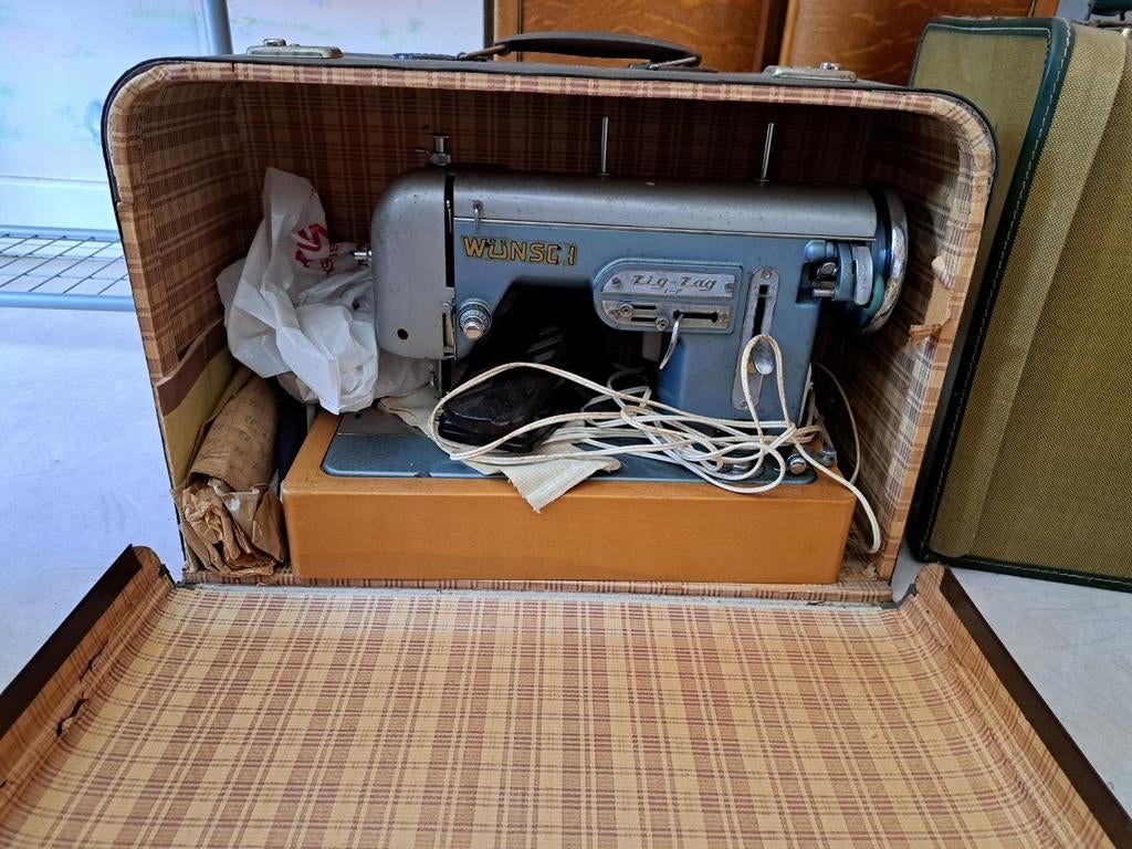 Machine à coudre vintage années 70, Enlèvement