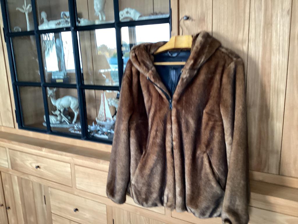 mooie korte mantel van Oakwood, Enlèvement, Comme neuf