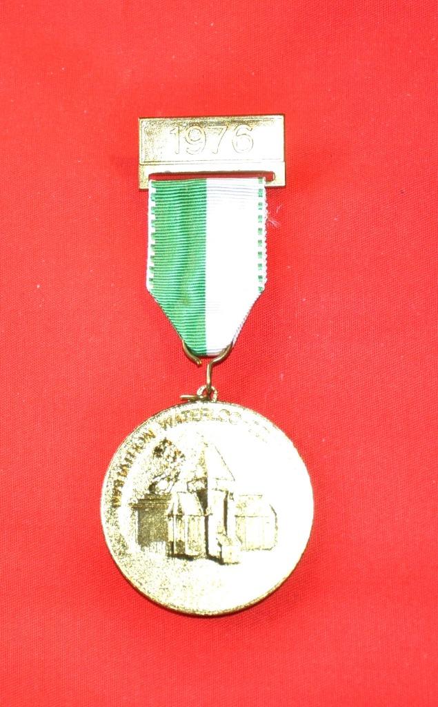 medaille de marche marathon waterloo deux acren  1976, Enlèvement ou Envoi, Autres matériaux
