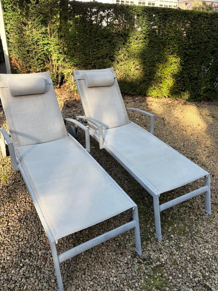 2 ligbedden van AZUR, Tuin en Terras, Ophalen, Zo goed als nieuw, Aluminium, Verstelbaar