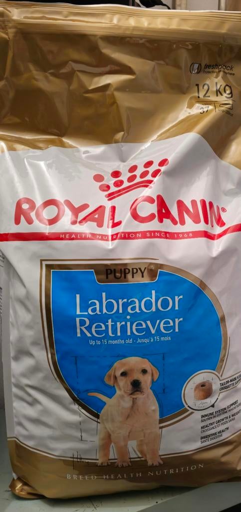 Labrador puppy royal canin 12kg. Nog luchtdicht verpakt., Animaux & Accessoires, Enlèvement