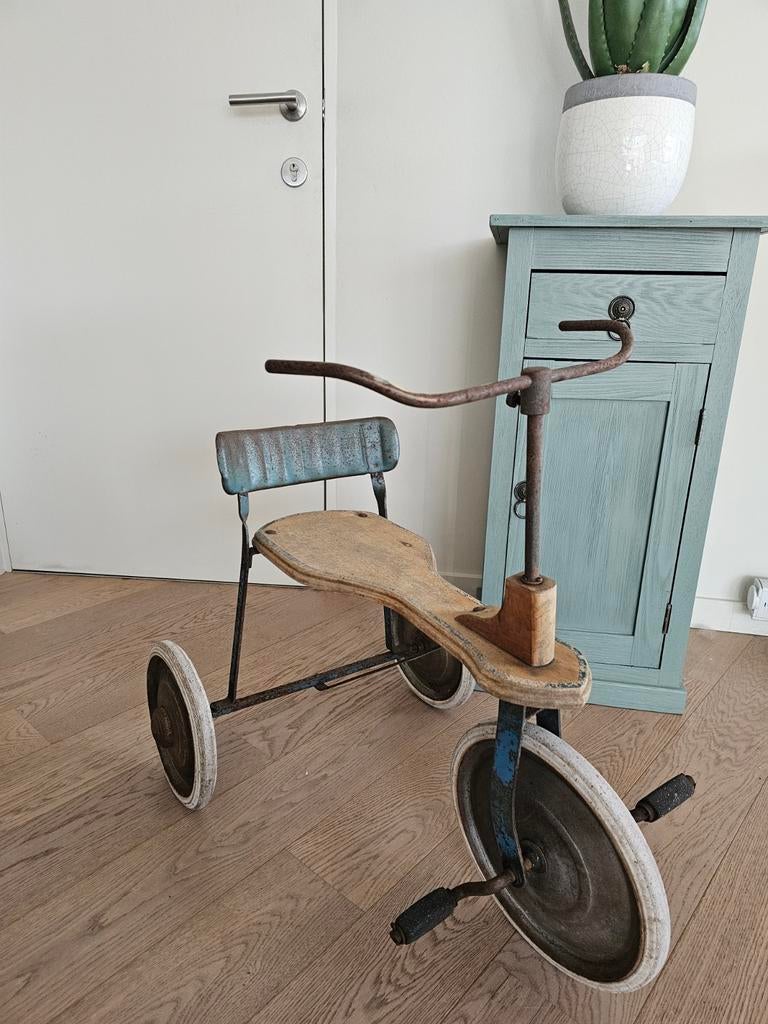 Antieke driewieler, Ophalen