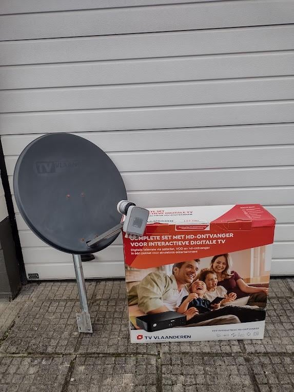 Schotelantenne 64 cm, met Duo LNB Astra kop, Ophalen, Gebruikt, (Schotel)antenne, Overige merken