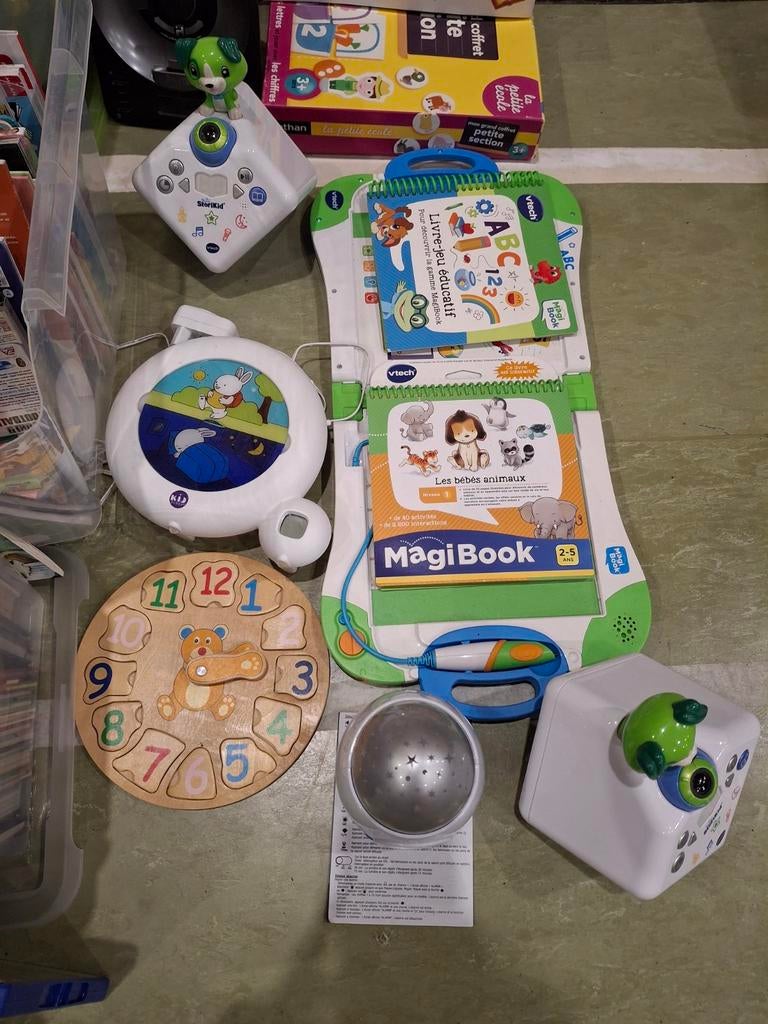 Veilleuse,boite à histoire, reveil, livre interactif,jeux,.., Enfants & Bébés, Enlèvement