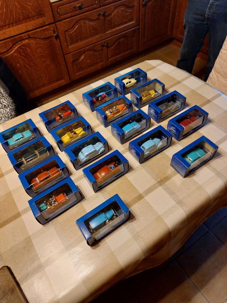 Kuifje auto's 18 stuks in goede staat., Ophalen