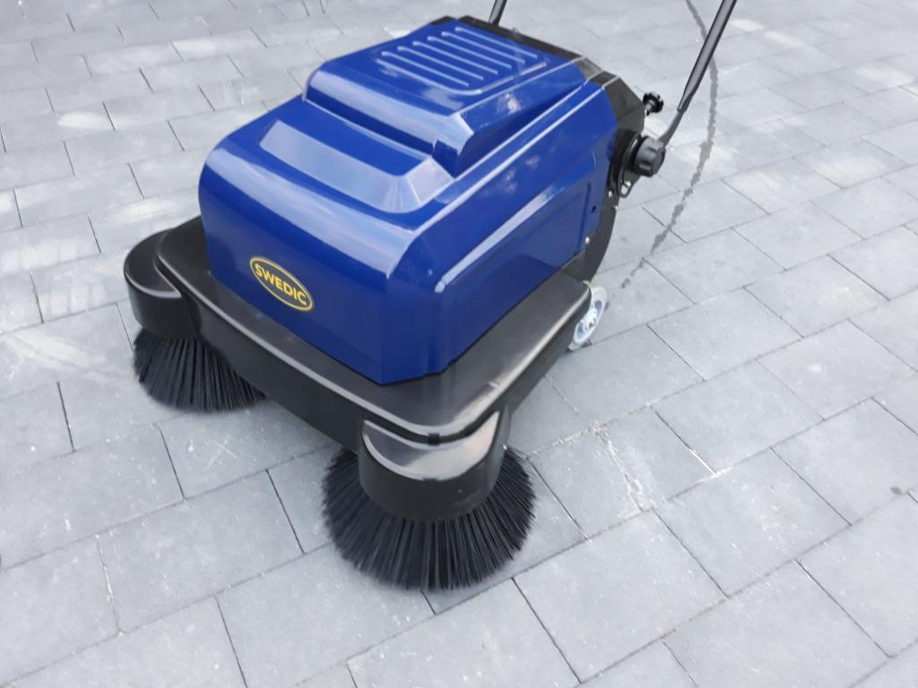 Balayeuse 12 volts avec eau, Jardin & Terrasse, Enlèvement ou Envoi, Comme neuf, Swedik