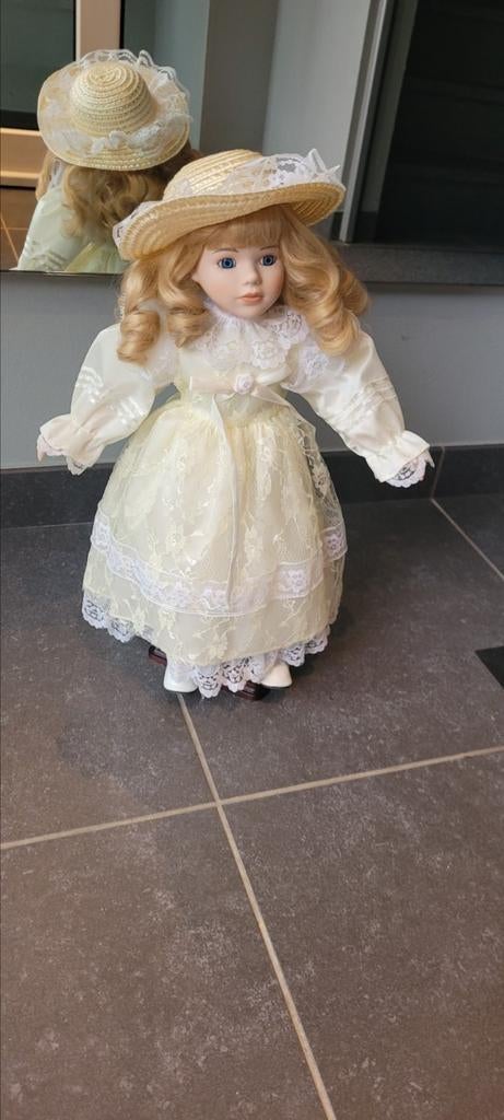 Poupées en porcelaine, Antiquités & Art, Enlèvement ou Envoi