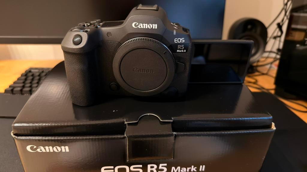 Canon R5 Mark II + RF 24mm1.8 IS STM + 3 batteries + oplader, Ophalen, Zo goed als nieuw, Compact, Canon
