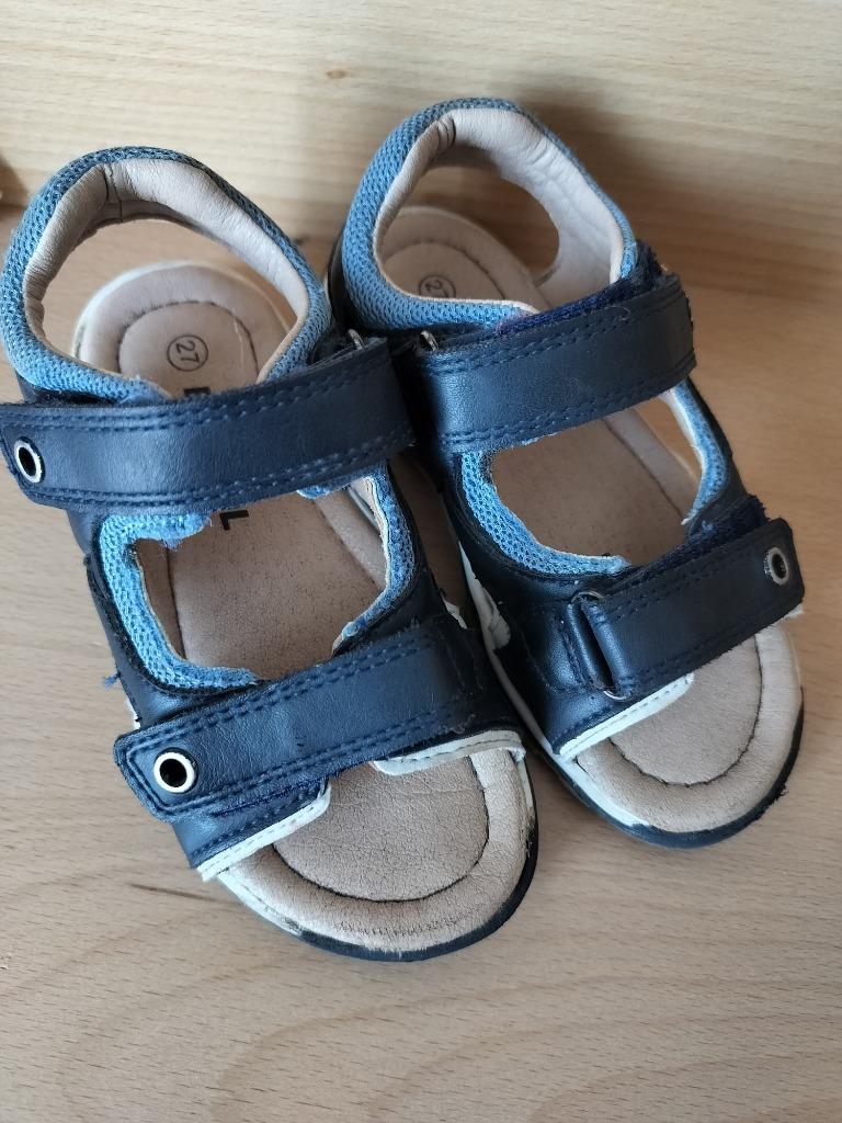 Sandalen, maat 27, Ophalen