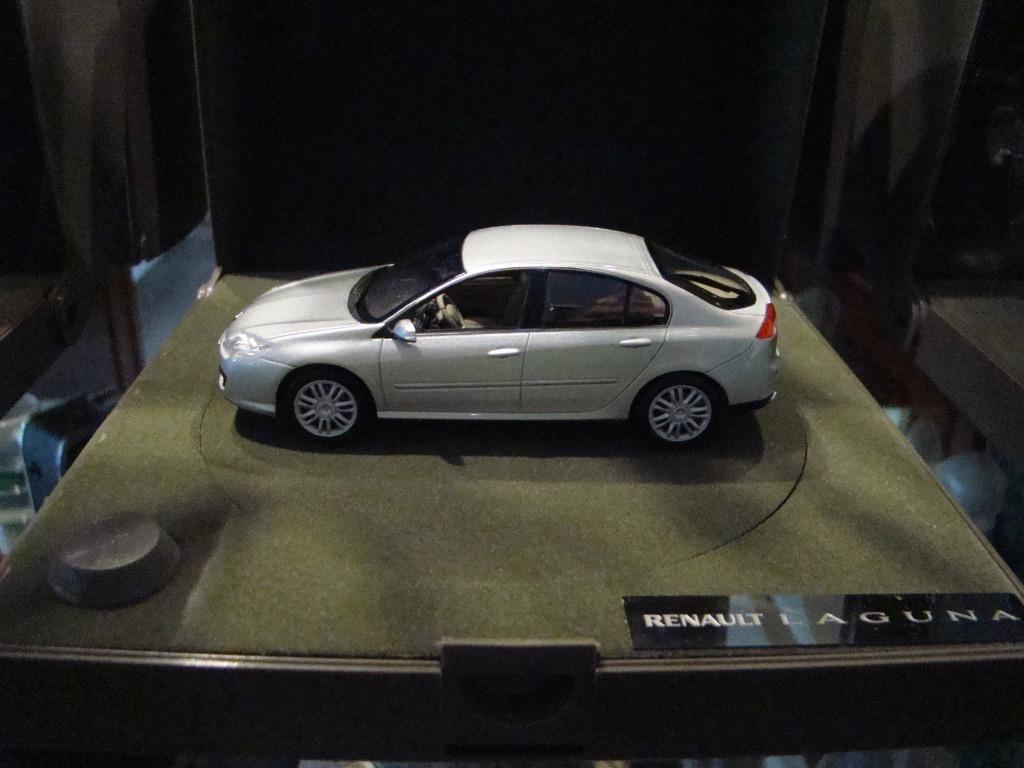 Renault Laguna Norev 1/43 zilvergrijs, Ophalen of Verzenden, Zo goed als nieuw, Auto, Norev