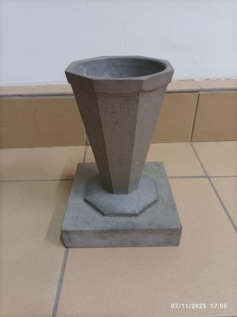 VASE ET GRENAILLES MARBRE BLANC POUR CIMETIERE, Jardin & Terrasse, Enlèvement