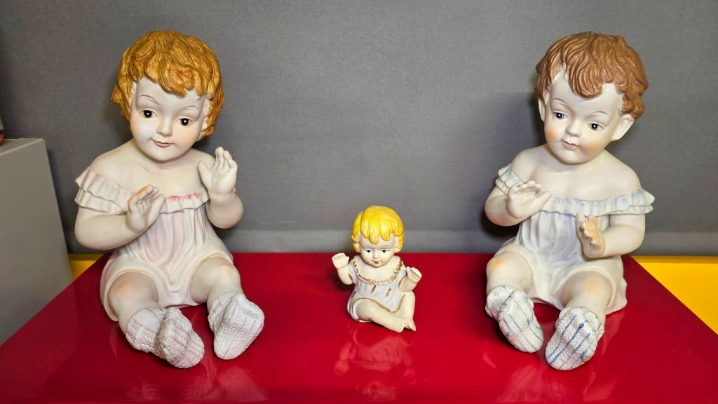 Postures bébés en biscuit, Enlèvement