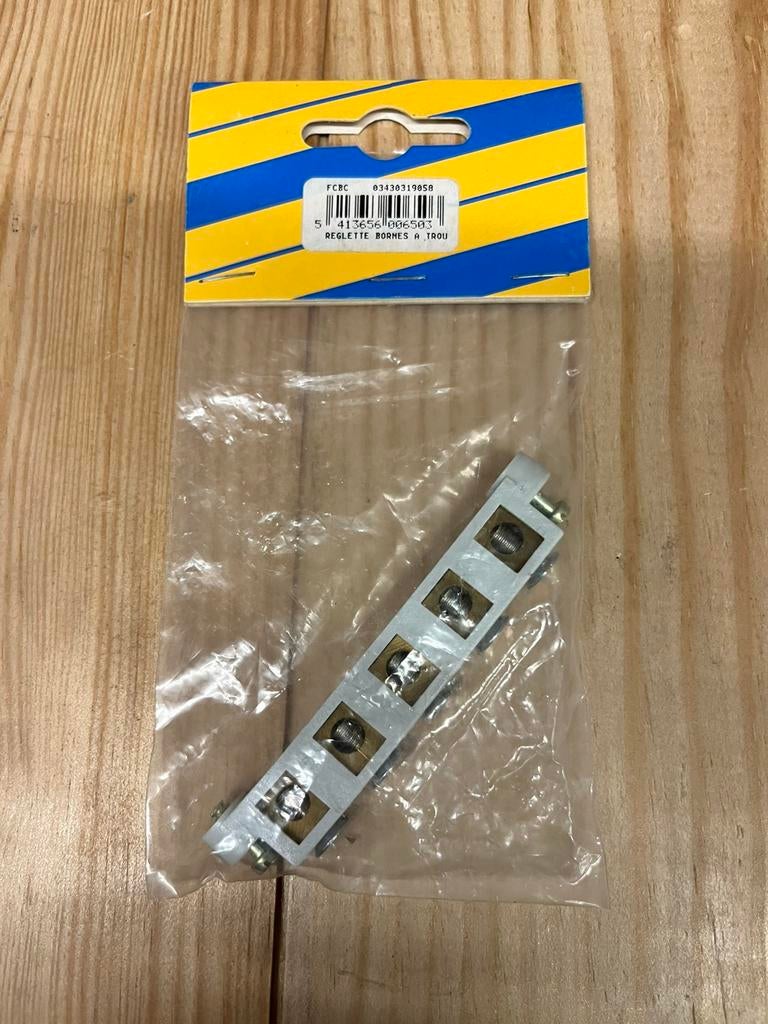 Réglette bornes à 5 trous 6mm2 neuf, Bricolage & Construction, Électricité & Câbles
