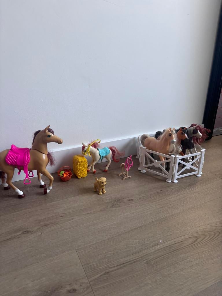 Barbie paarden, Kinderen en Baby's, Speelgoed | Poppen, Ophalen, Gebruikt, Barbie